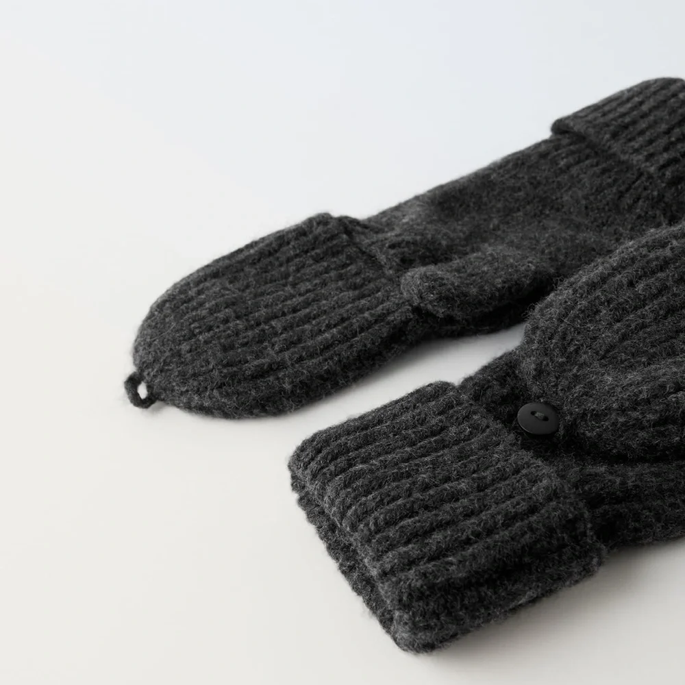 ✨SALE ✨ ZARA RIBBED KNIT MITTENS ✨SALE ✨